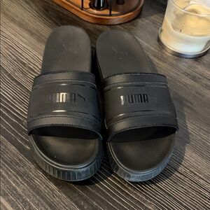 Puma Women's Karmen Slides size 10